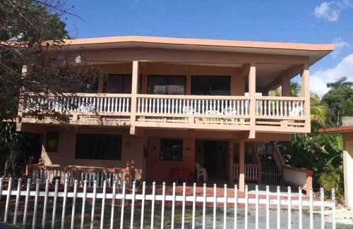 Barrero Apartamento | Brisas Del Mar 1/1 Front Beach Apartment