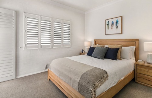 Indooroopilly Apartamento | Large and Airy Unit in Quiet Riverside Suburb