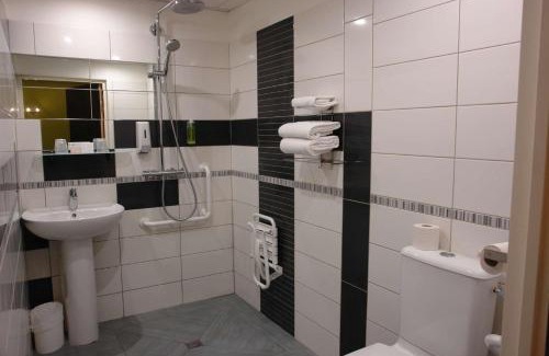 Quartier Saint-Marc - Croix de Pierre - Saint-Nicaise Hotel | Brit Hotel Confort Rouen Centre