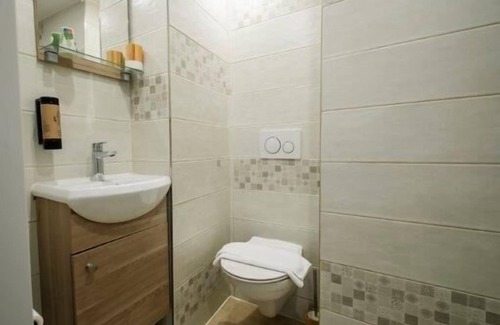 Evreux Hotel | Brit Hotel La Bonne Etape