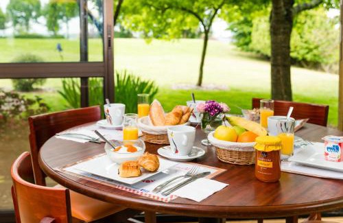 Cesson-Sevigne Hotel | Brit Hotel Rennes Cesson