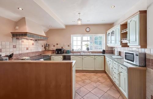 Kingswood Casa | Brithdir