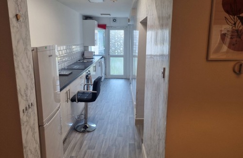 Gillingham Casa | Britton Street Retreat - 4 Bedroom House