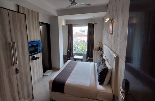 Jaipur Hotel | Broadway Inn