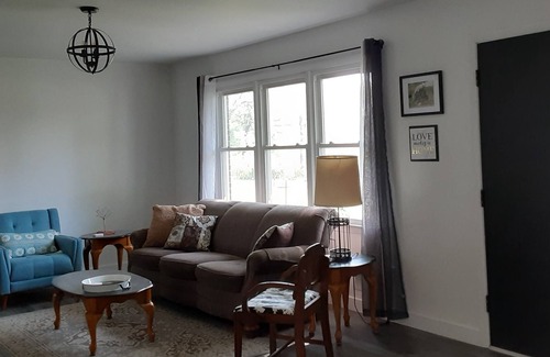 Warsaw Otro | Broken A Ranch offers Charm on the Farm, close to Truman and Osage River