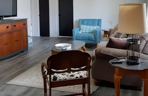 Warsaw Otro | Broken A Ranch offers Charm on the Farm, close to Truman and Osage River