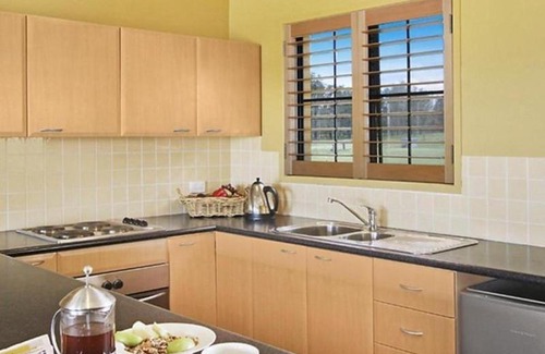 Rothbury Cabina | Broken View Estate