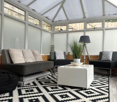 Llangollen Casa | BROOK HOUSE 4a