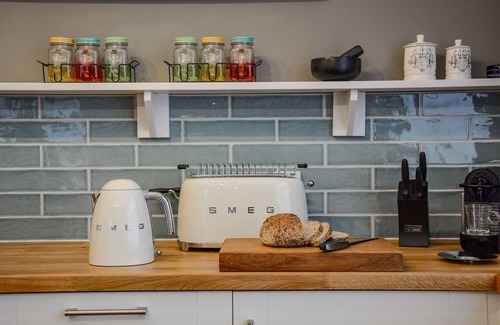 Earl Soham Casa | BROOK HOUSE, pet friendly, character holiday cottage in Framlingham