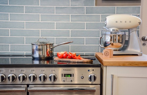 Earl Soham Casa | BROOK HOUSE, pet friendly, character holiday cottage in Framlingham