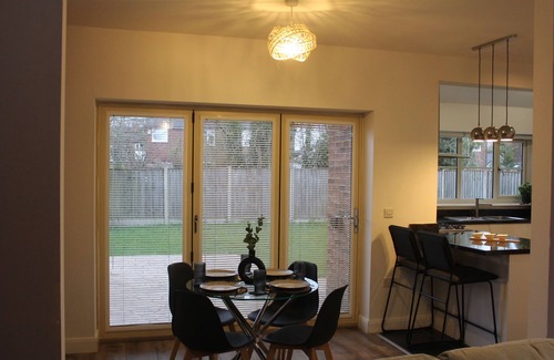 Walkden Casa | Brook Meadow House, 4 Bed House Manchester ¦ Business ¦ Retreat ¦