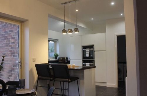 Walkden Casa | Brook Meadow House, 4 Bed House Manchester ¦ Business ¦ Retreat ¦