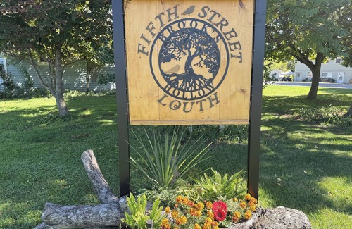 Louth Apartamento | Brook’s Hollow: Cozy countryside retreat nestled within Niagara wine district