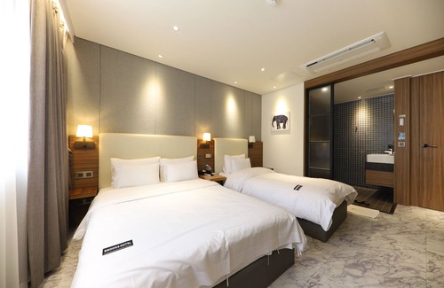 Masan-si Hotel | brooks hotel