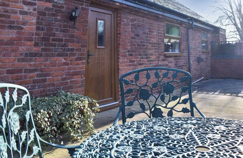 Lichfield Cabaña | Brookside Cottage - UK42869