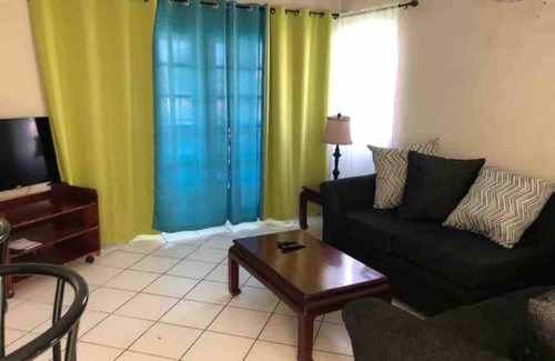 Ocho Rios Complejo | Brookside~ Mystic Ridge