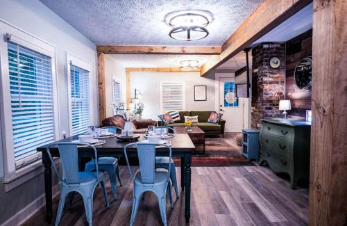 Nashville Casa | Brown County Cottage