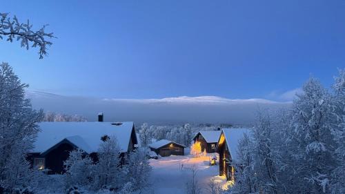 Bruksvallarna Casa | Bruksvallarna - Modern fjällstuga med panoramautsikt och WiFi