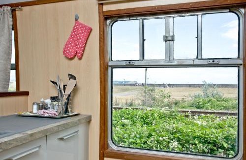 Dawlish Warren Cabina | Brunel Boutique Railway Carriage 5
