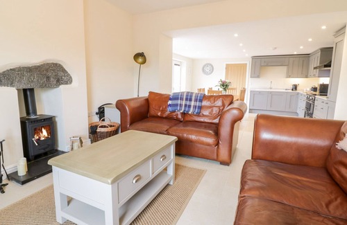Corwen Cabaña | BRYN MAWNDY, family friendly, country holiday cottage in Corwen
