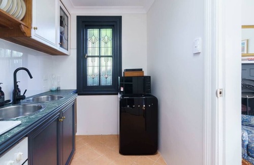 Leura Cabaña | Bryn-y-Mor Cottage/ Romantic / Fireplace/Couples