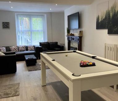 Abercwmboi Casa | Brynhyfryd Cottage