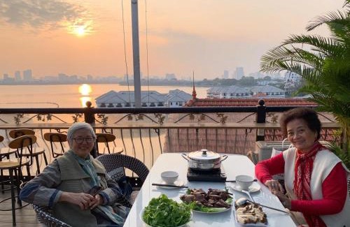 Quang An Cama Y Desayuno | Bu Hồ Tây- A Sunset Retreat in Westlake, Hanoi