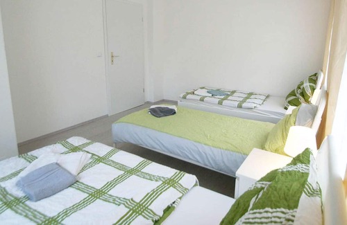 Burscheid Apartamento | HÖ01 large apartment with dryer and washing machine