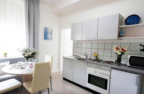 Burscheid Apartamento | HÖ01 large apartment with dryer and washing machine