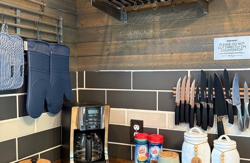 Millersport Cabaña | Buckeye Lake Canal Cottage <Fishing Dock & Kayaks>