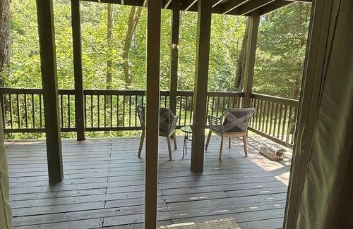 Millersport Cabaña | Buckeye Lake Canal Cottage <Fishing Dock & Kayaks>