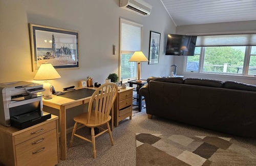 Hall Quarry Cabaña | Buckeyes & Blueberries - hermosa cabaña actualizada con vista a Somes Sound