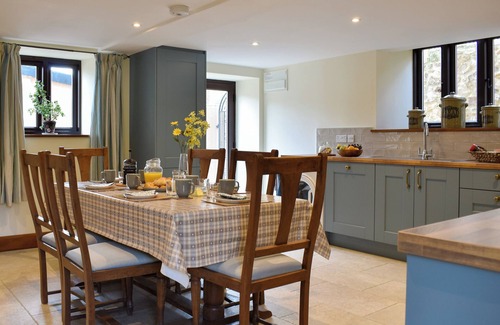 Northleigh Cabina | Bucknole Farm - The Old Shippon