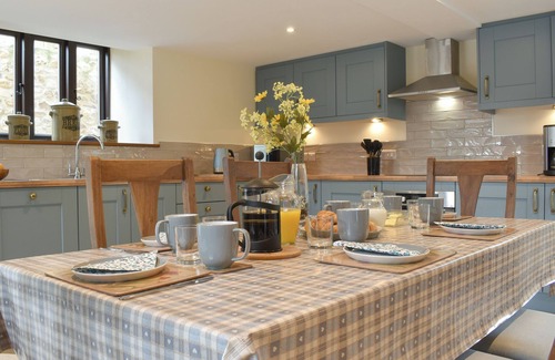 Northleigh Cabina | Bucknole Farm - The Old Shippon