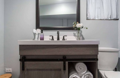 Bucktown Apartamento | Bucktown Blue Bungalow-Perfect Location!