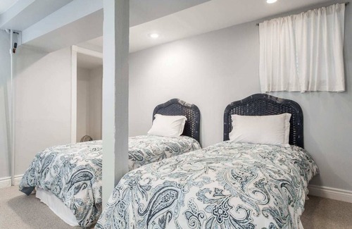 Bucktown Apartamento | Bucktown Blue Bungalow-Perfect Location!