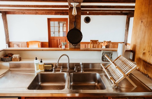 Post Mills Otro | Bucolic Vermont Dreamland & Homestead