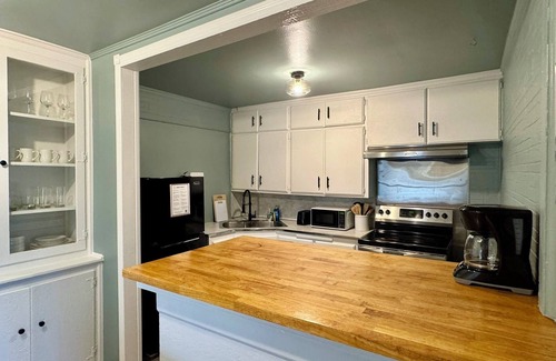 Midwest City Apartamento | Estancia Práctica de 2 Habitaciones Cerca de Tinker AFB | Acepta Mascotas OKC #L1