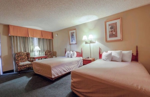 Allison Hotel | Budget-Friendly Room w/ Tea & Coffee Maker Near Historic Route 66 Attractions