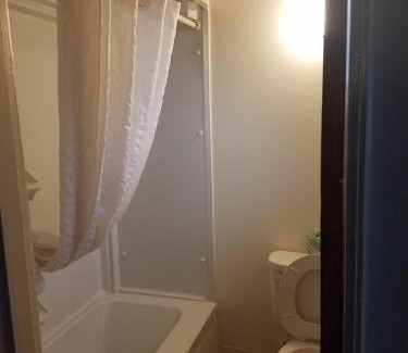 Raton Hotel | Budget Host Melody Lane