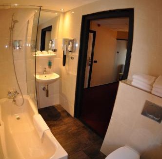 Edelstenenbuurt Hotel | Budget Hotel Le Beau Rivage