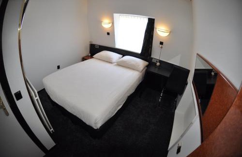 Edelstenenbuurt Hotel | Budget Hotel Le Beau Rivage