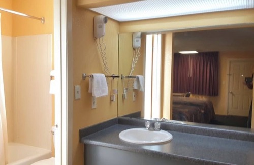 Coleman Hotel | Budget In