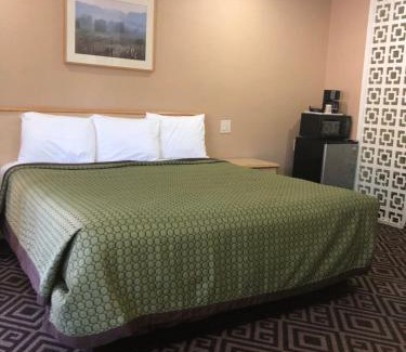 Laytonville Hotel | Budget Inn - Laytonville