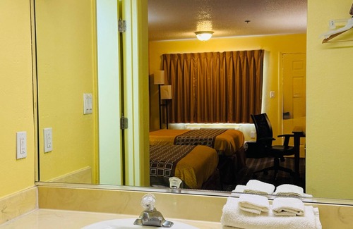 West Colonial Hotel | Budget Inn - Orlando