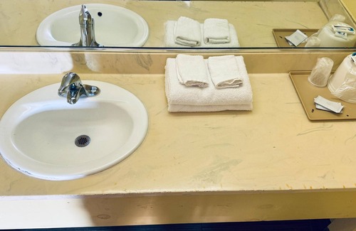 West Colonial Hotel | Budget Inn - Orlando