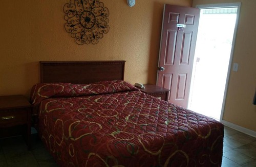 Lafayette Hotel | Budget Inn