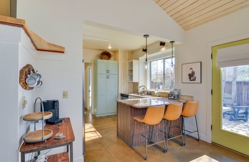 Buena Vista Casa | Buena Vista Vacation Home: Hot Tub, Mountain Views