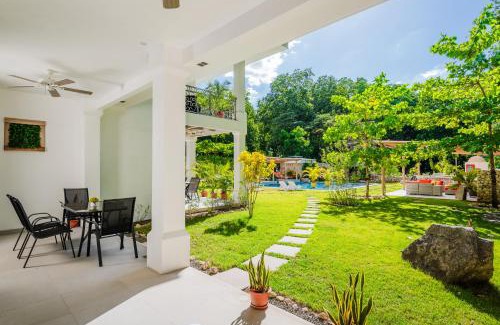 Potrero Apartamento | Buendía Lux Mango Suite Stylish Retreat with Pool Near Beach