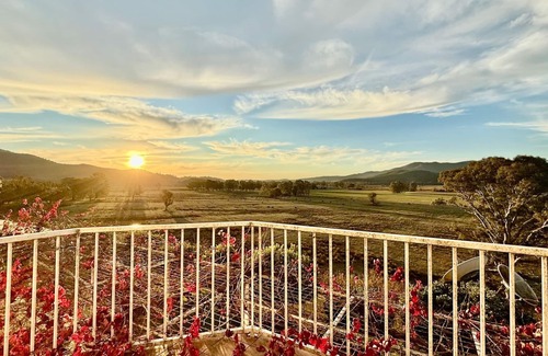 Merriang Casa | Buffalo River Retreat - 6 Bedroom